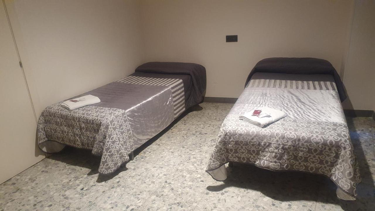 Albergue Peregrinos San Francisco De Asis Леон Экстерьер фото