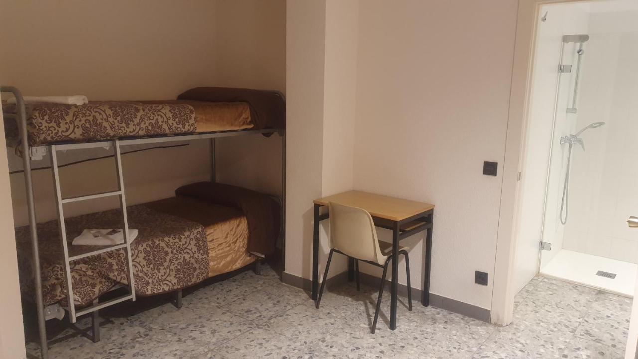 Albergue Peregrinos San Francisco De Asis Леон Экстерьер фото