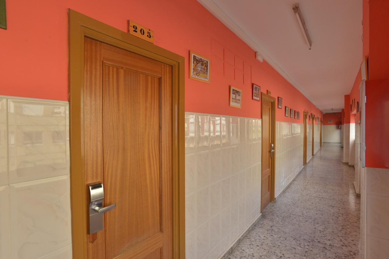 Albergue Peregrinos San Francisco De Asis Леон Экстерьер фото