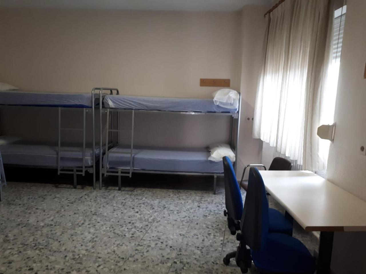 Albergue Peregrinos San Francisco De Asis Леон Экстерьер фото