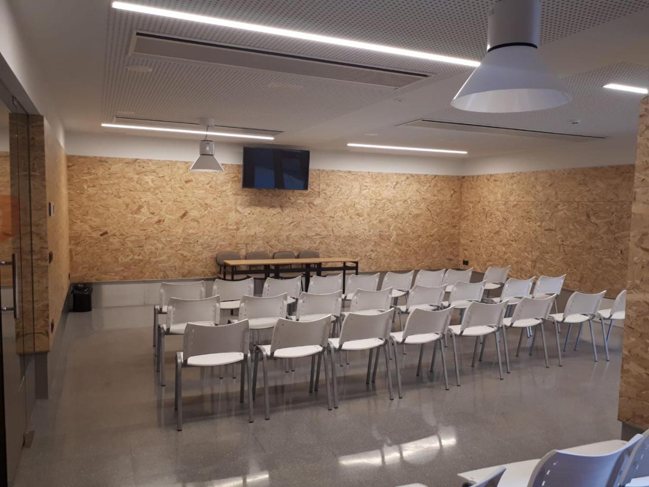 Albergue Peregrinos San Francisco De Asis Леон Экстерьер фото