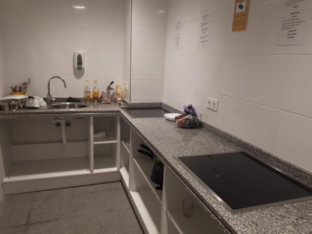 Albergue Peregrinos San Francisco De Asis Леон Экстерьер фото